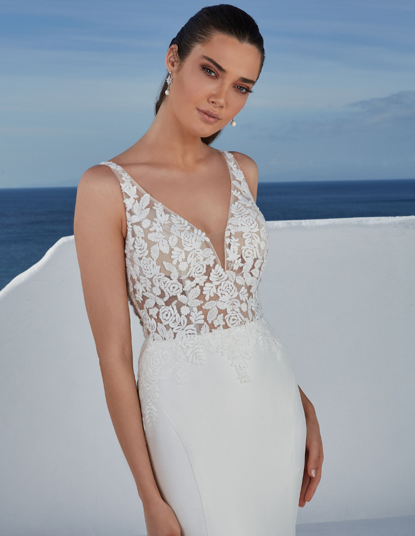 Model wearing a white Justin Alexander bridal gown